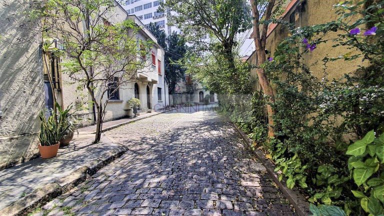 EXCELENTE OPORTUNIDADE – CASA DE VILA NA REGIÃO DE HIGIENÓPOLIS.