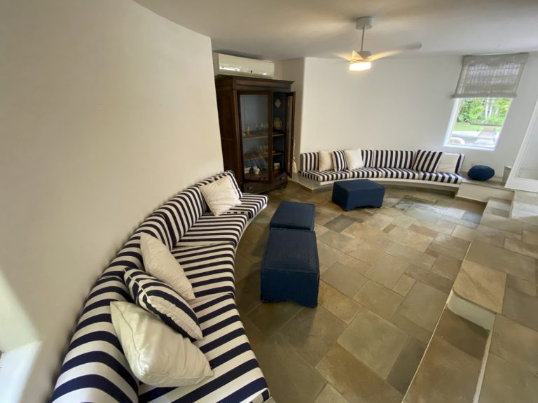 CASA NA PRAIA DE PERNAMBUCO – GUARUJÁ