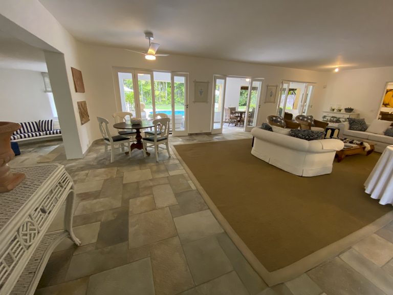 CASA NA PRAIA DE PERNAMBUCO – GUARUJÁ