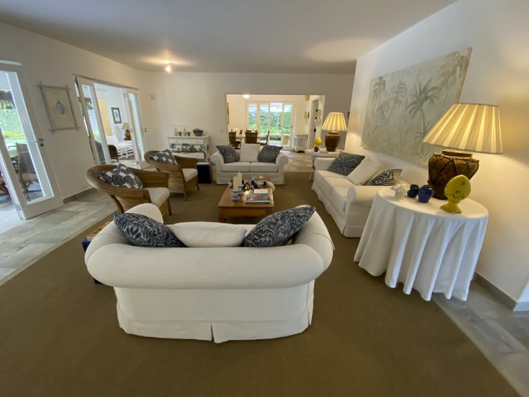 CASA NA PRAIA DE PERNAMBUCO – GUARUJÁ