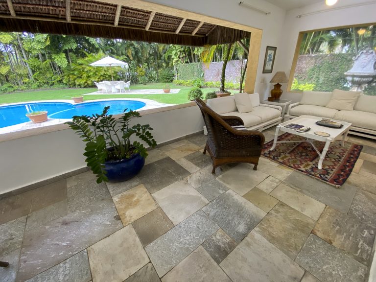 CASA NA PRAIA DE PERNAMBUCO – GUARUJÁ