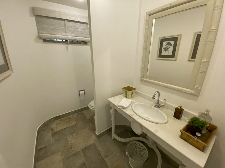 CASA NA PRAIA DE PERNAMBUCO – GUARUJÁ