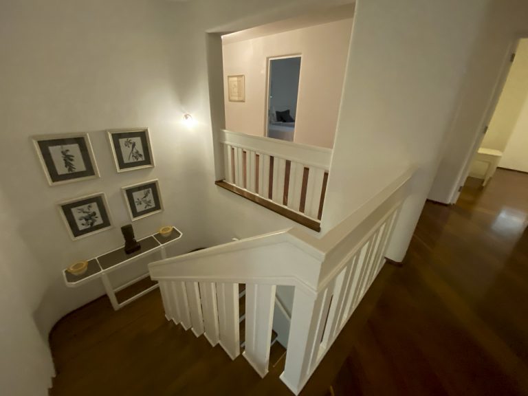 CASA NA PRAIA DE PERNAMBUCO – GUARUJÁ