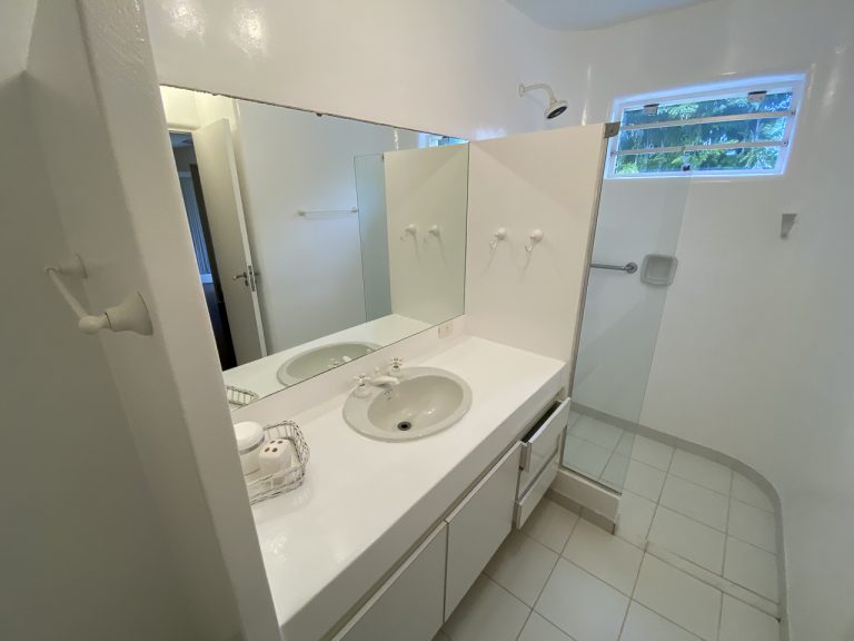 CASA NA PRAIA DE PERNAMBUCO – GUARUJÁ