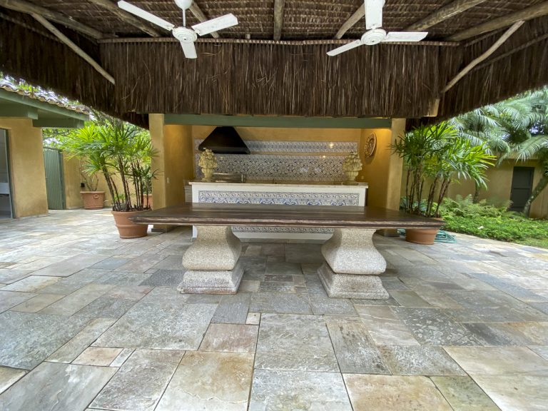 CASA NA PRAIA DE PERNAMBUCO – GUARUJÁ