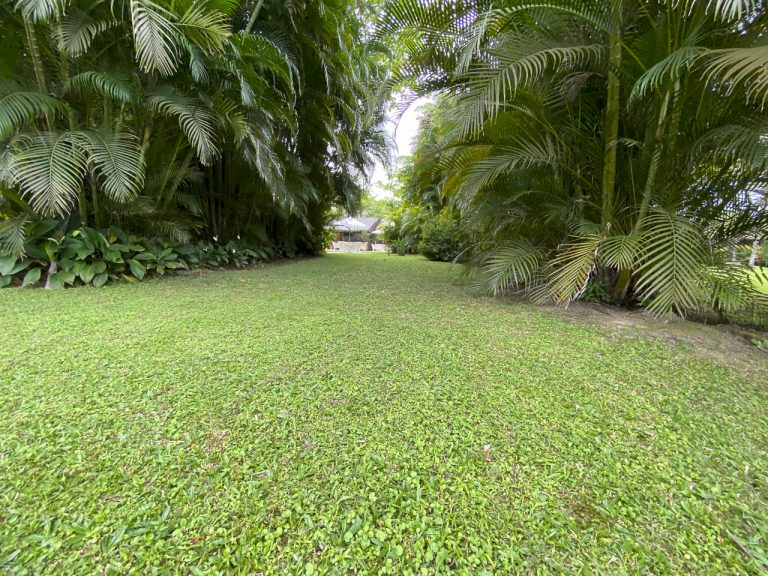 CASA NA PRAIA DE PERNAMBUCO – GUARUJÁ