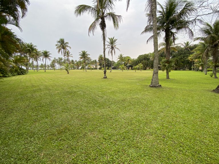 CASA NA PRAIA DE PERNAMBUCO – GUARUJÁ